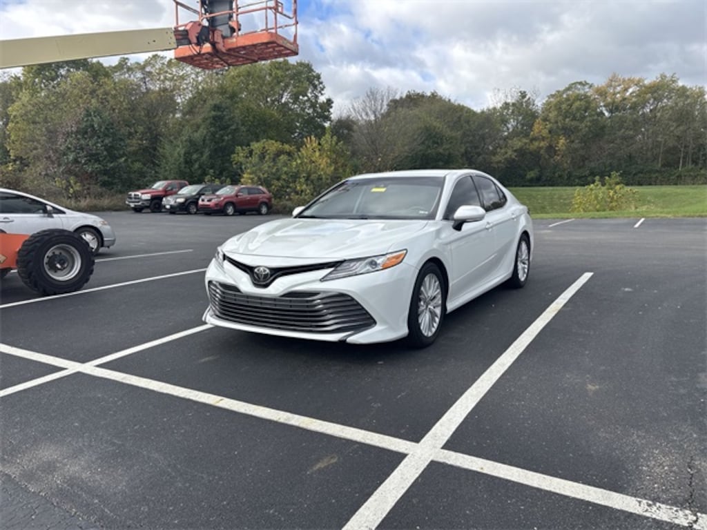 Used 2020 Toyota Camry XLE Sedan