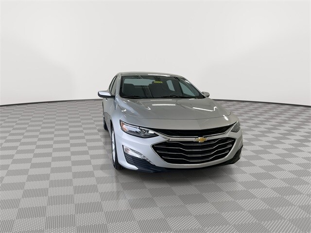 2022 Chevrolet Malibu 1LT photo 2