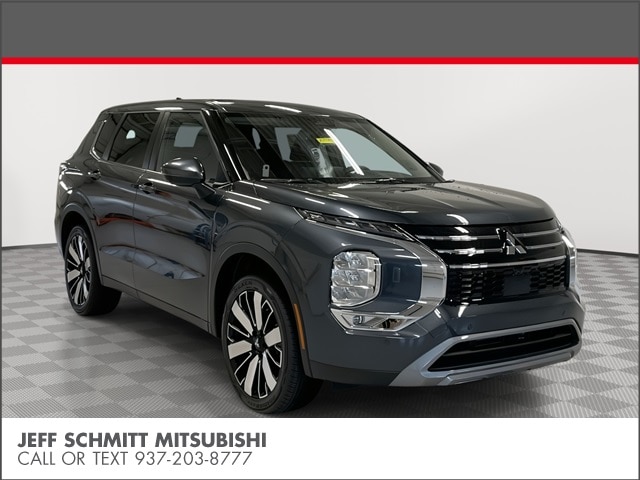 2025 Mitsubishi Outlander SE's photo