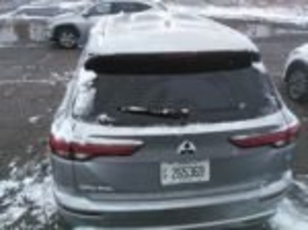 Used 2024 Mitsubishi Outlander SE SUV