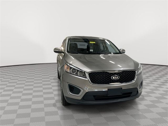 Used 2017 Kia Sorento L with VIN 5XYPG4A33HG220992 for sale in Fairborn, OH