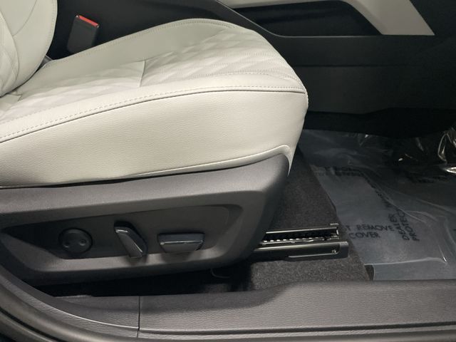 2025 Mitsubishi Outlander Plug-in Hybrid Platinum Edition - Photo 21
