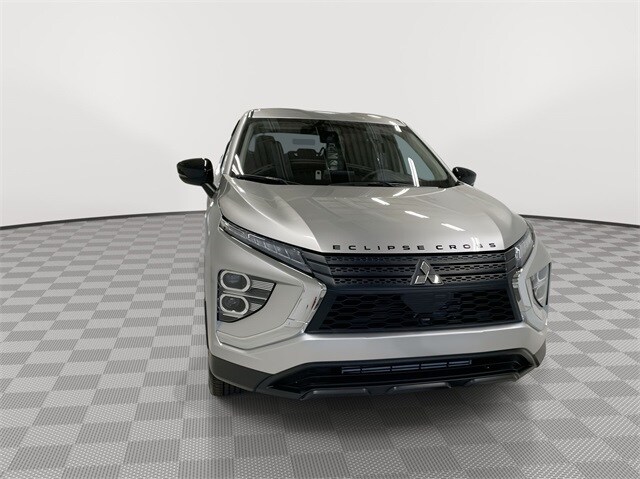 2025 Mitsubishi Eclipse Cross LE photo 3