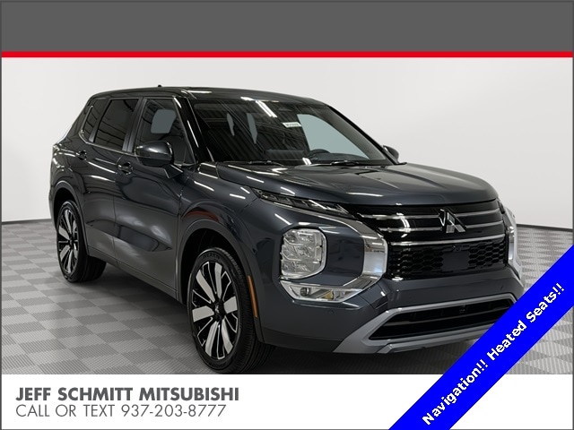 2025 Mitsubishi Outlander SE's photo