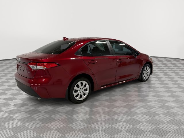 2026 Toyota Corolla LE - Photo 12