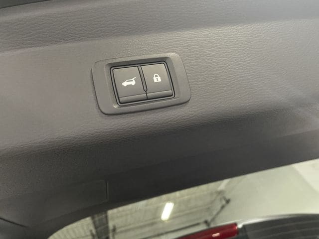 2025 Mitsubishi Outlander Plug-in Hybrid Platinum Edition - Photo 16