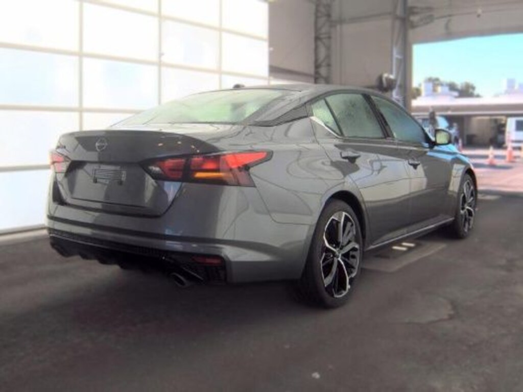 Used 2025 Nissan Altima SR Sedan