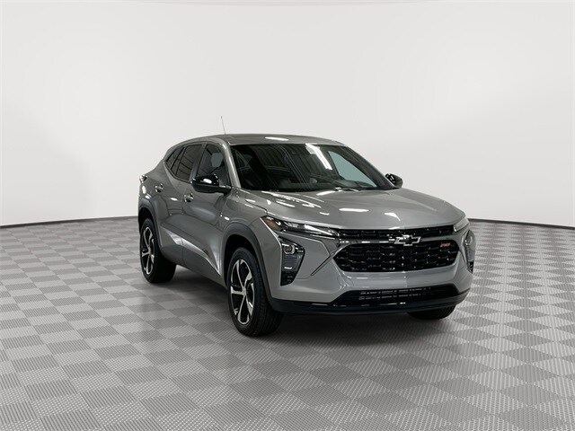 2025 Chevrolet Trax photo 2