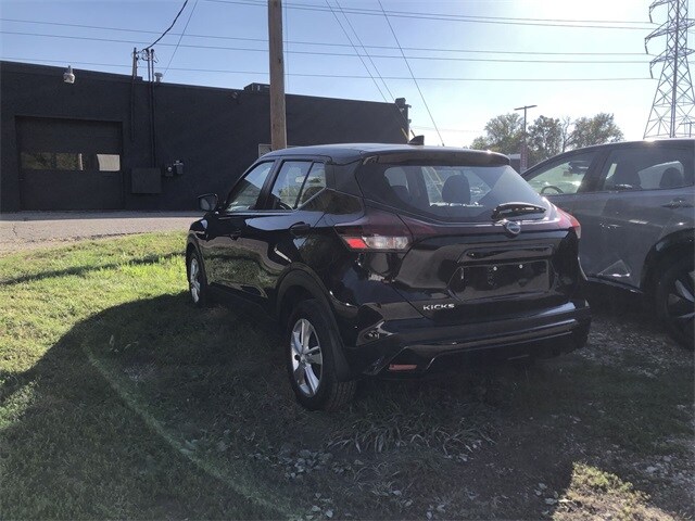 2024 Nissan Kicks S photo 2