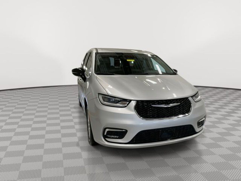 Used 2024 Chrysler Pacifica Touring L Van Passenger Van