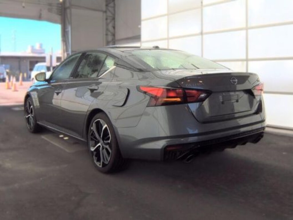 Used 2025 Nissan Altima SR Sedan