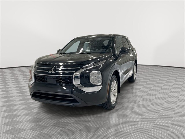 2025 Mitsubishi Outlander ES photo 4