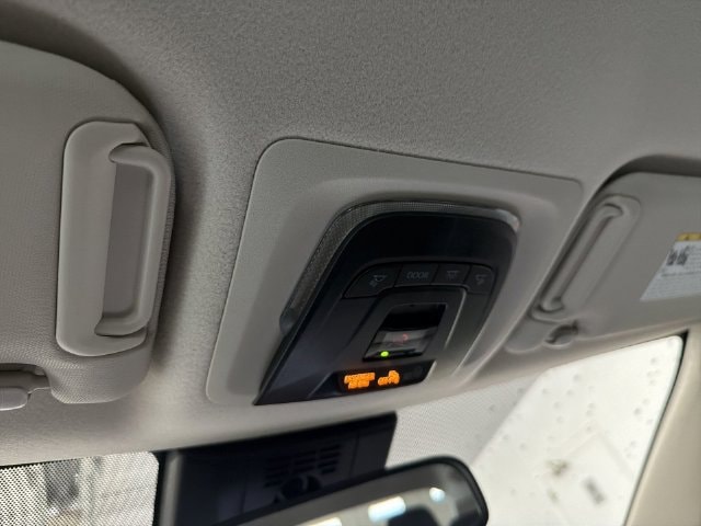 2026 Toyota Corolla LE - Photo 28