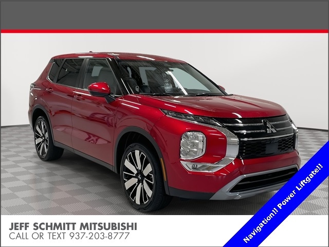 2025 Mitsubishi Outlander SE's photo