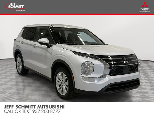 2026 Mitsubishi Outlander ES FWD's photo