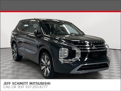 2025 Mitsubishi Outlander SE SUV