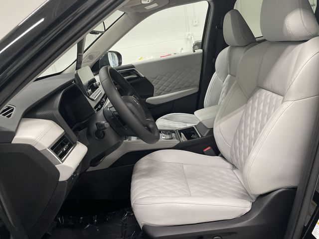 2025 Mitsubishi Outlander Plug-in Hybrid Platinum Edition - Photo 22