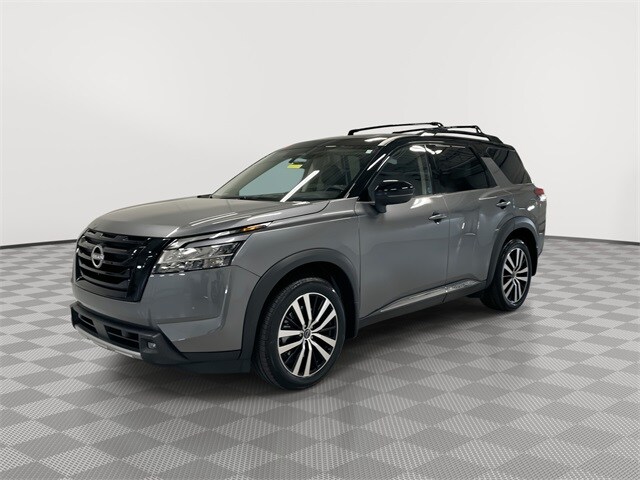 2023 Nissan Pathfinder Platinum photo 4
