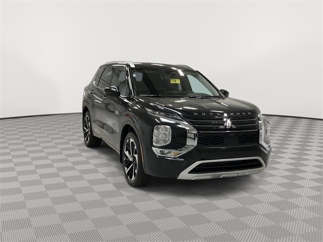 2024 Mitsubishi Outlander PHEV SEL photo 2
