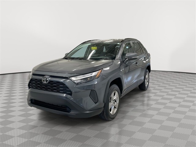 2023 Toyota RAV4 XLE photo 4