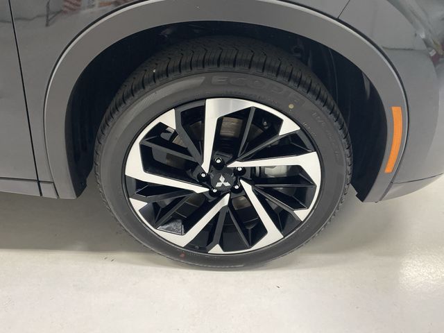 2025 Mitsubishi Outlander Plug-in Hybrid Platinum Edition - Photo 14