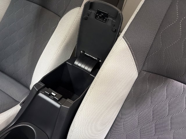 2026 Toyota Corolla LE - Photo 22