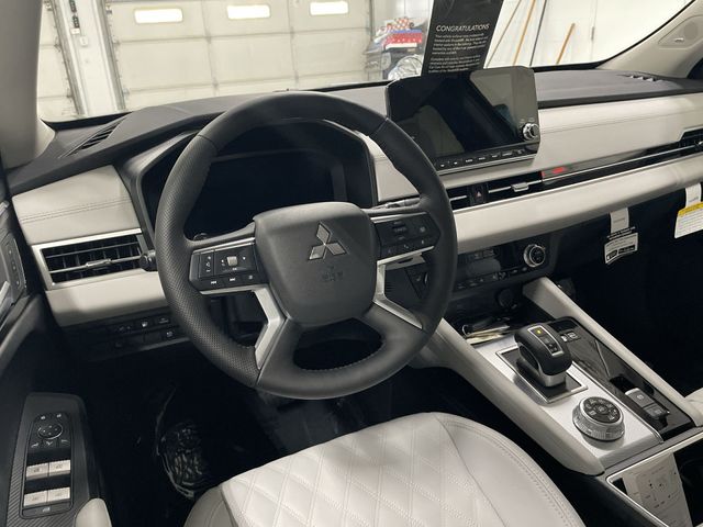 2025 Mitsubishi Outlander Plug-in Hybrid Platinum Edition - Photo 19