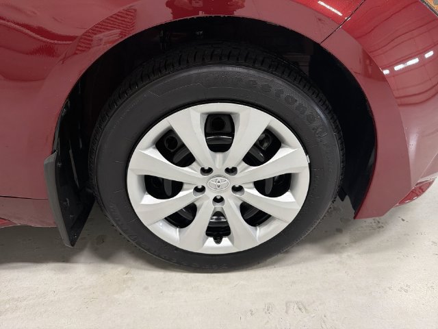 2026 Toyota Corolla LE - Photo 15