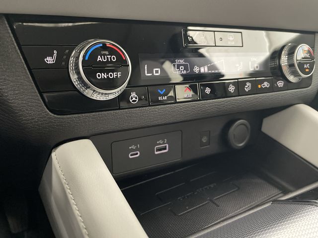 2025 Mitsubishi Outlander Plug-in Hybrid Platinum Edition - Photo 33