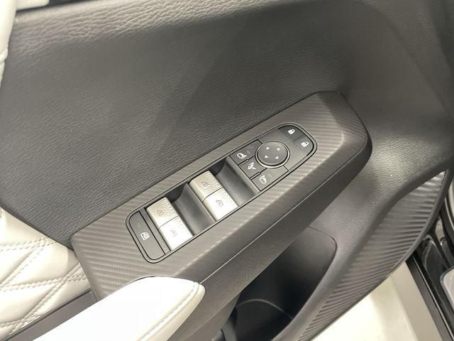 2025 Mitsubishi Outlander Plug-in Hybrid Platinum Edition - Photo 24