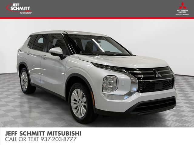 2026 Mitsubishi Outlander ES S-AWC's photo