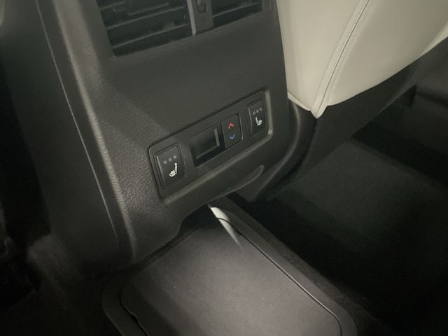 2025 Mitsubishi Outlander Plug-in Hybrid Platinum Edition - Photo 18