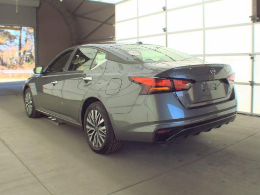 Used 2025 Nissan Altima SV Sedan