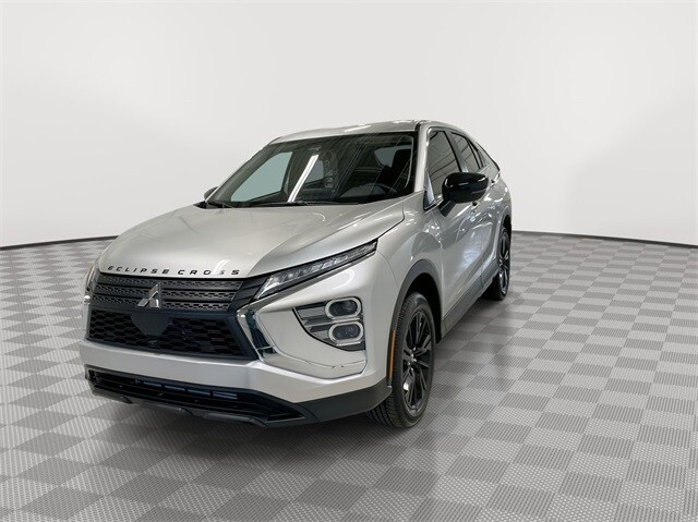 2025 Mitsubishi Eclipse Cross LE photo 4