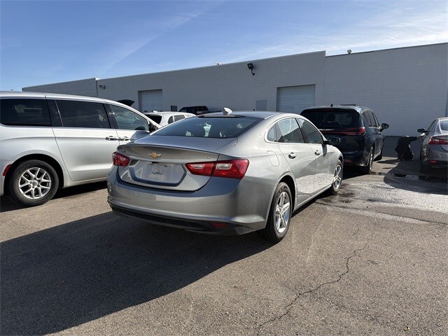 2023 Chevrolet Malibu 1LT photo 4