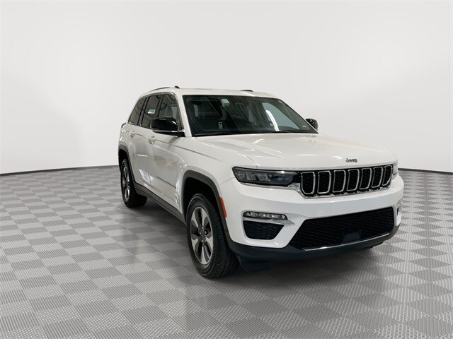 2024 Jeep Cherokee 4xe Base photo 2