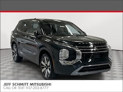 2025 Mitsubishi Outlander SE SUV