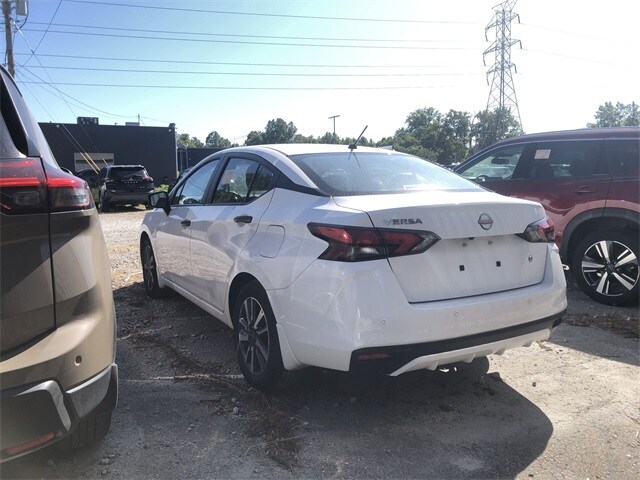 2024 Nissan Versa 1.6 S photo 2
