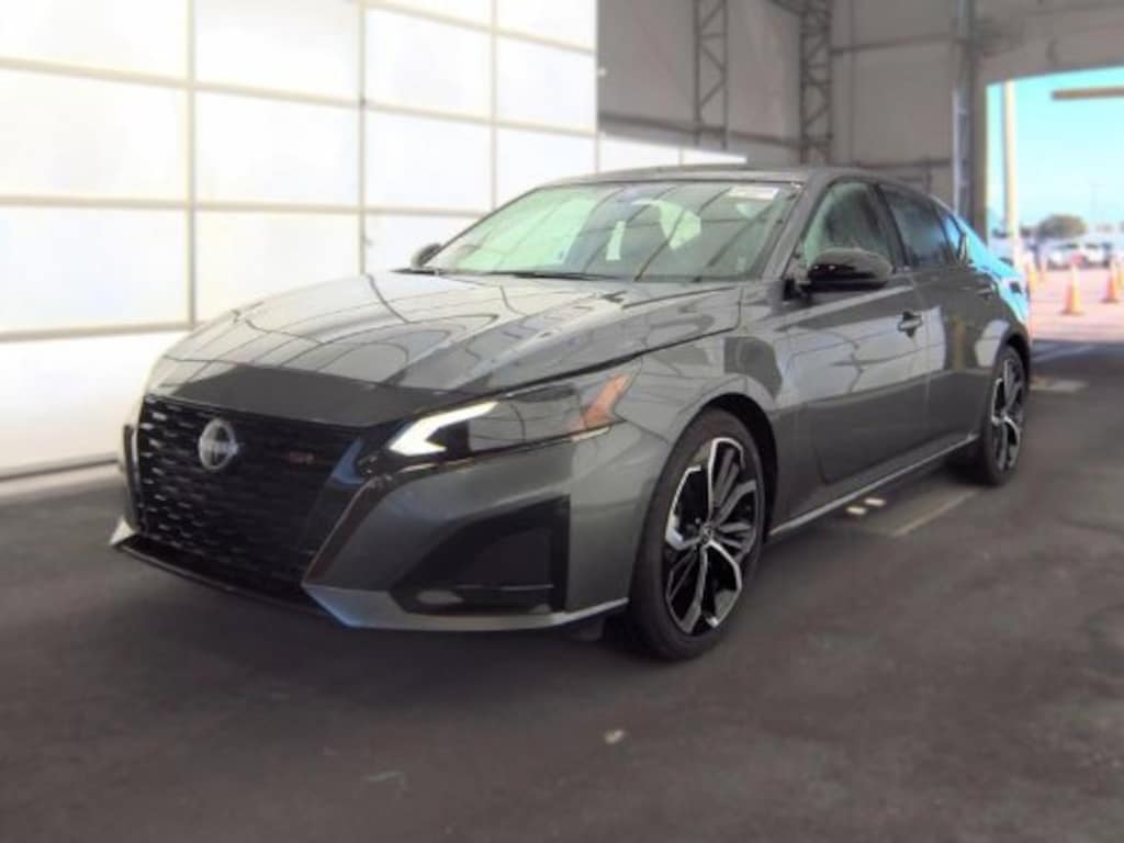 Used 2025 Nissan Altima SR Sedan