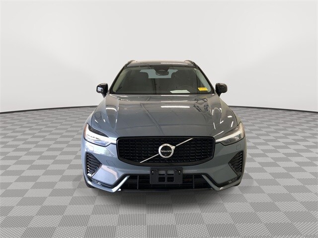 2023 Volvo XC60 B5 Plus photo 3