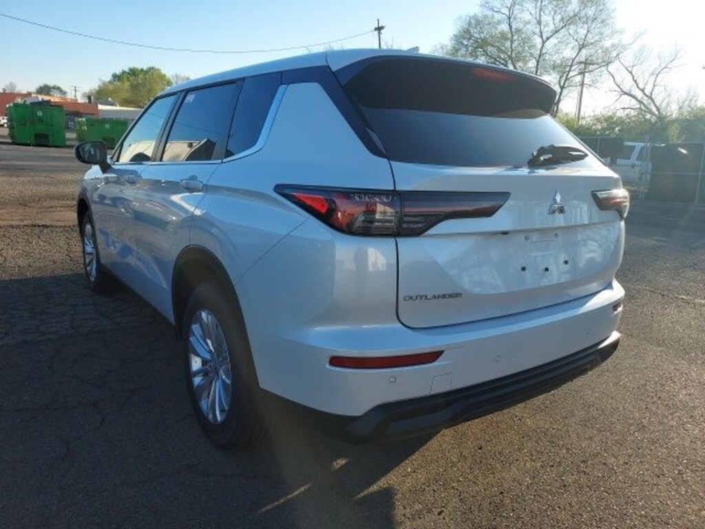 New 2026 Mitsubishi Outlander ES SUV