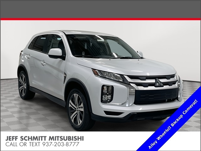 2025 Mitsubishi Outlander Sport ES's photo