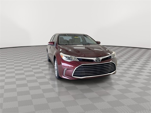2018 Toyota Avalon Limited photo 2