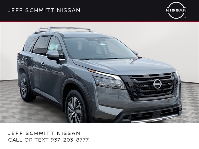 2025 Nissan Pathfinder SL's photo