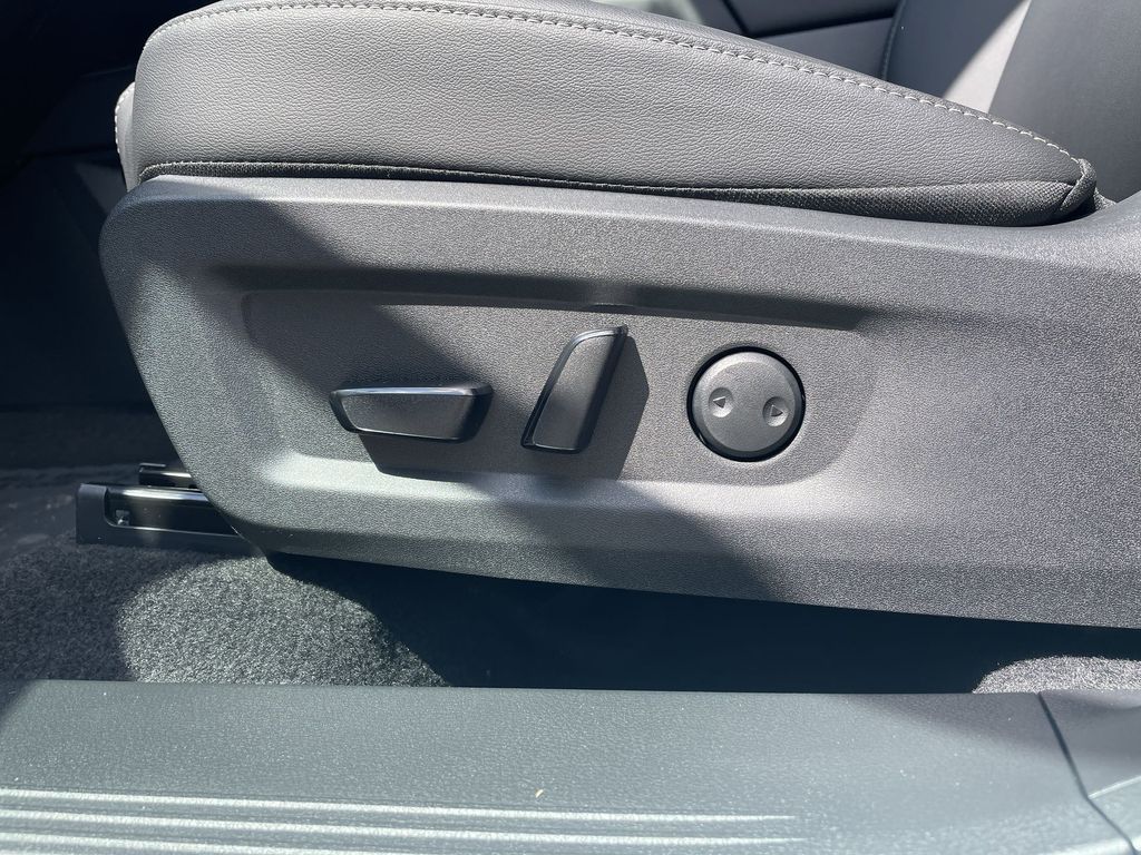 2025 Nissan Murano SV - Photo 23