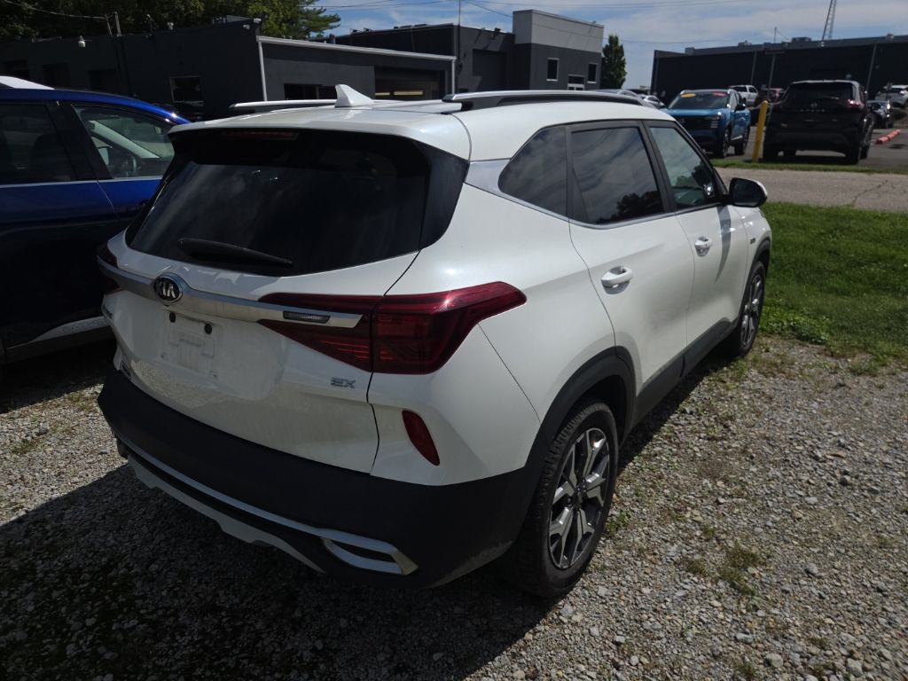 Used 2021 Kia Seltos EX with VIN KNDERCAAXM7190097 for sale in Beavercreek, OH
