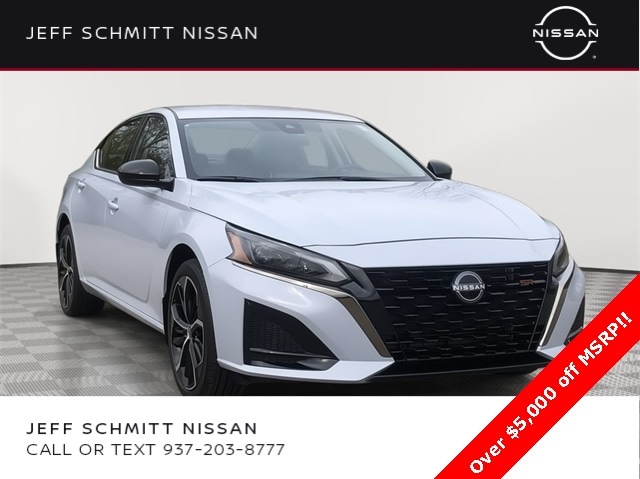 2025 Nissan Altima SR's photo