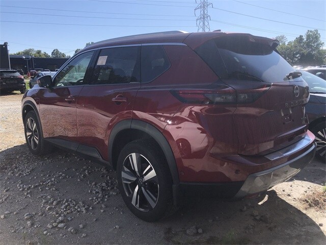 2024 Nissan Rogue SL photo 2
