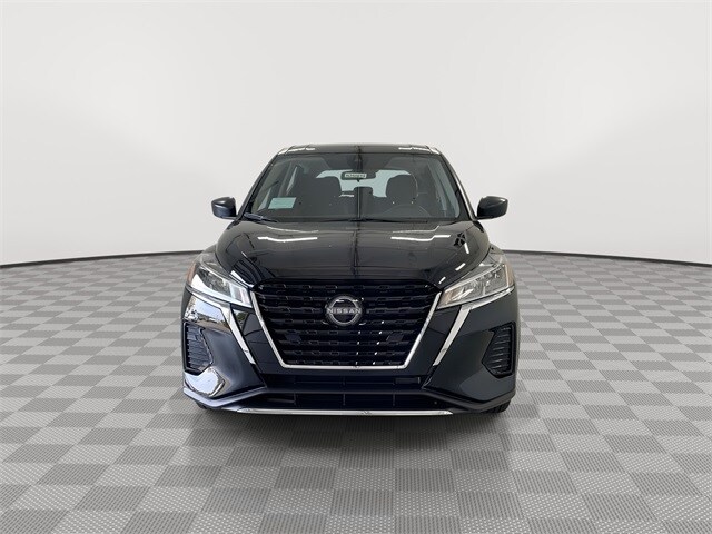 2025 Nissan Kicks Play S photo 3