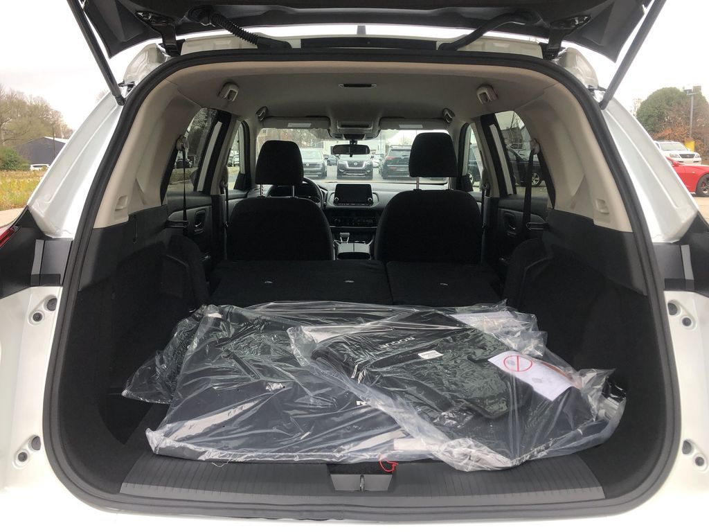 2025 Nissan Rogue S - Photo 17